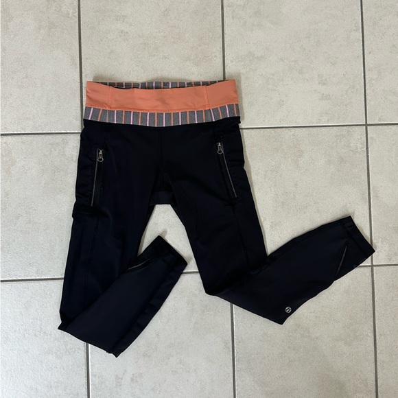 Lululemon Inspire Tight II (Mesh) Size 4 - Picture 4 of 11